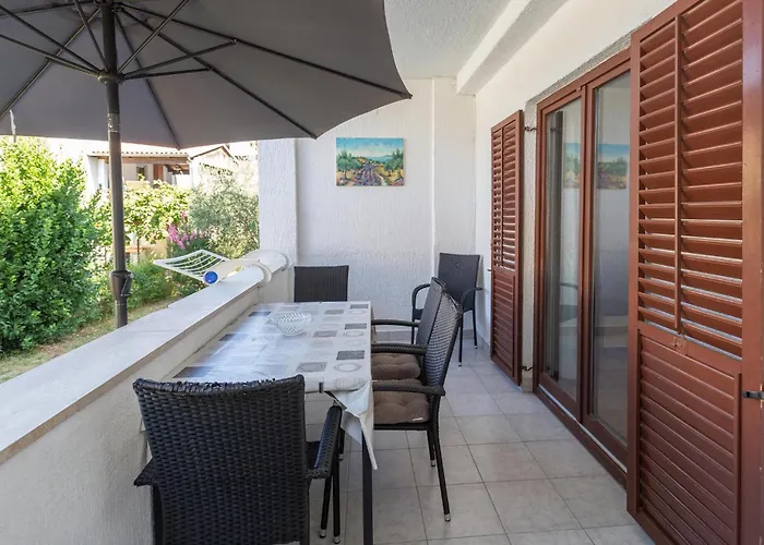 Lovely In With Wifi Apartman Poreč