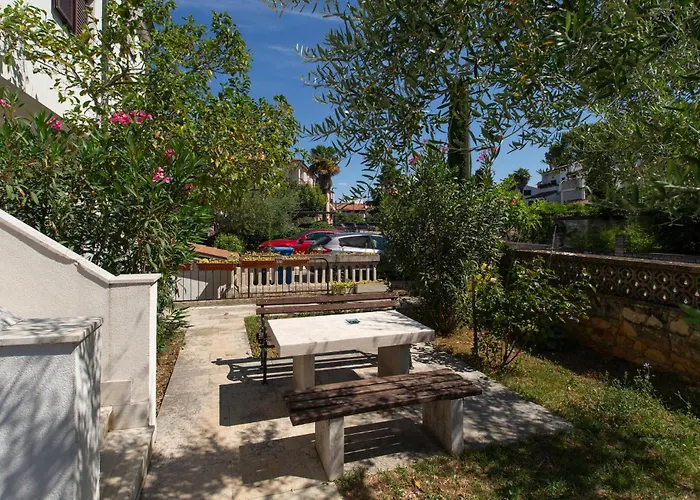 Daire Lovely In With Wifi Poreč