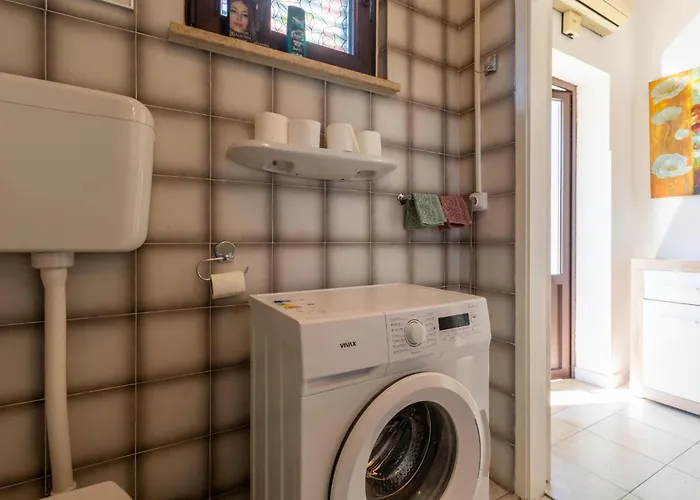 Lovely In With Wifi פורץ