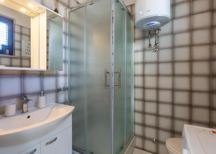 דירה Lovely In With Wifi פורץ